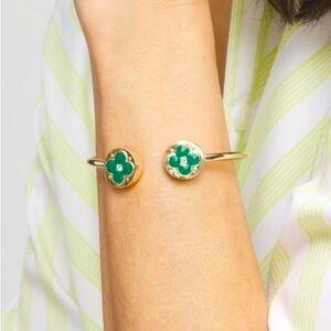 Chico’s Four Leaf Clover Flex Cuff Bracelet in Green & Gold 🍀💛🍀